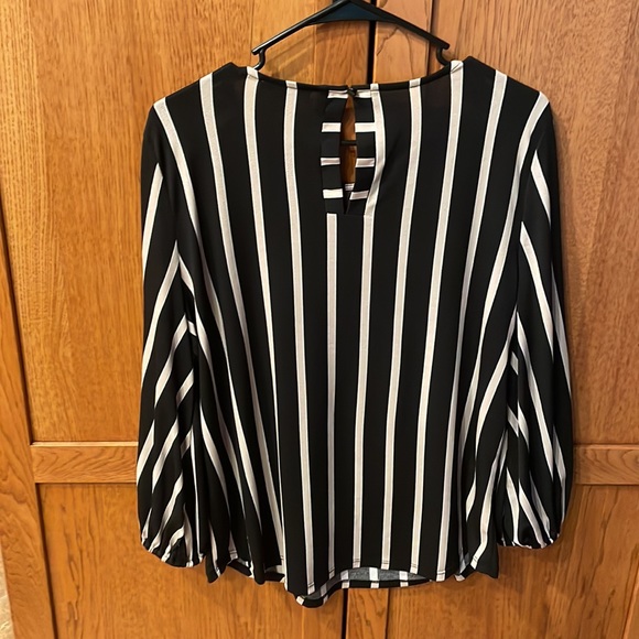 Womens blouse - Picture 3 of 3